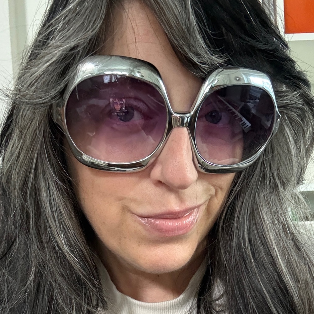 Vintage German plastic/metal Oversized Sunglasses with Purple Lenses chrome look - Picture 8 of 8